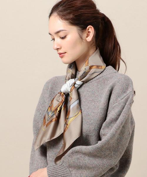 BEAUTY&YOUTH UNITED ARROWS（ビューティーアンドユースユナイテッドアローズ）の「BY チェーンプリントスカーフ 88x88 ◆（バンダナ/スカーフ・レディース・モカ/パープル・FREE）」の2枚目の写真