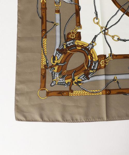 BEAUTY&YOUTH UNITED ARROWS（ビューティーアンドユースユナイテッドアローズ）の「BY チェーンプリントスカーフ 88x88 ◆（バンダナ/スカーフ・レディース・モカ/パープル・FREE）」の4枚目の写真