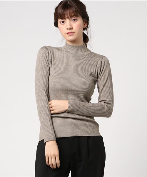 Samansa Mos2(サマンサ モスモス)の「ハイネックリブタートル無地(ニット/セーター・レディース・チャコールグレー/ベージュ/モカ/キナリ・フリ-)」の4枚目の写真