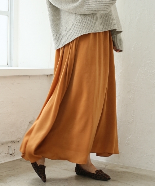 A part by（アパートバイ）の「Pサテンギャザーマキシスカート 775794 （スカート・レディース・マスタード/ライトグレー/ブラック/ブラウン系その他/グリーン/ライトパープル・FREE）」の6枚目の写真