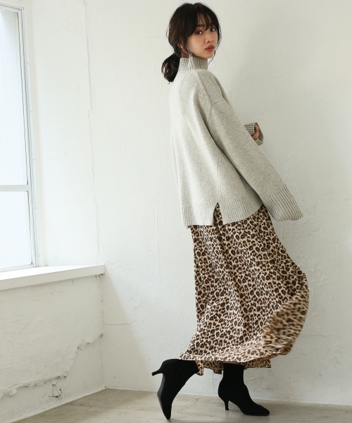 A part by（アパートバイ）の「Pサテンギャザーマキシスカート 775794 （スカート・レディース・マスタード/ライトグレー/ブラック/ブラウン系その他/グリーン/ライトパープル・FREE）」の20枚目の写真