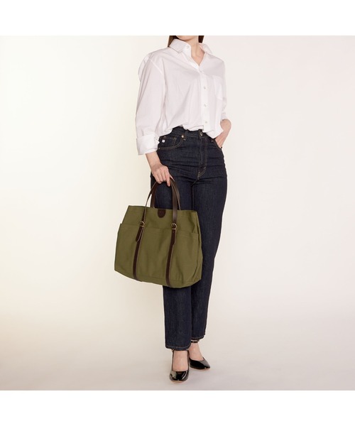 IL BISONTE(イルビゾンテ)の「IL BISONTE / CANVAS x LEATHER / トートバッグ(トートバッグ・レディース・ネイビー/オリーブ/ブラウン系その他/ブラック系その他/ブラック×ブラック/グリーン系その他/ブラウン/ダークブラウン/レッド/ブラウン系その他2・FREE)」の13枚目の写真