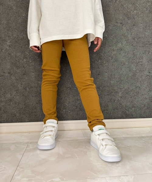 THE CASUAL(カジュアル)の「キッズ ストレッチパンツ レギパン(その他パンツ・キッズ・ピンク系その他/アッシュグレー/カーキ/レッド/パープル/マスタード/グリーン/エメラルド/オレンジ/ライム/ブラウン/ラベンダー/ネイビー/サックスブルー/ブラック/キャメル/レッド系その他/ロイヤルブルー/ピンク/チャコール/アイボリー/インディゴブルー・160cm/90cm/150cm/95cm/80cm/130cm/140cm/100cm/120cm/110cm)」の17枚目の写真
