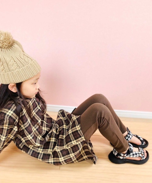 THE CASUAL(カジュアル)の「キッズ ストレッチパンツ レギパン(その他パンツ・キッズ・ピンク系その他/アッシュグレー/カーキ/レッド/パープル/マスタード/グリーン/エメラルド/オレンジ/ライム/ブラウン/ラベンダー/ネイビー/サックスブルー/ブラック/キャメル/レッド系その他/ロイヤルブルー/ピンク/チャコール/アイボリー/インディゴブルー・160cm/90cm/150cm/95cm/80cm/130cm/140cm/100cm/120cm/110cm)」の5枚目の写真