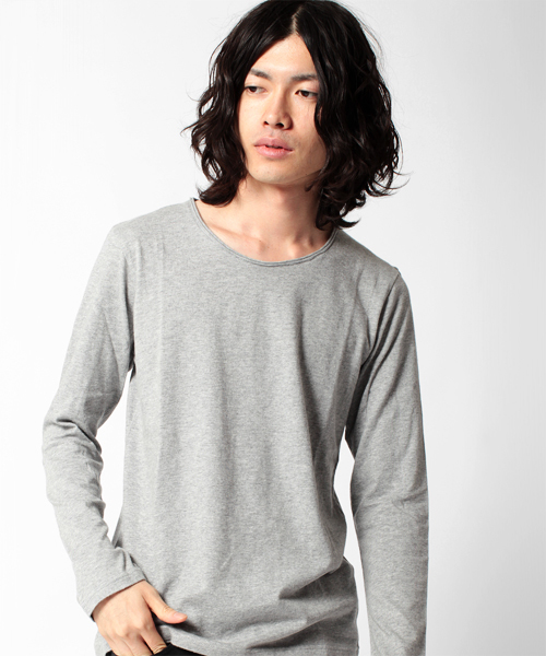 NANO universe(ナノユニバース)の「プレミアムスウィートクルーネックTeeL/S(Tシャツ/カットソー・メンズ・ホワイト/トップグレー/チャコール/ラベンダー/スモークピンク/ライトパープル/パープル/ターコイズブルー/ネイビー/グリーン/ベージュ/オリーブ/マスタード/ボルドー/オレンジ/ダークグレー/ブラック・38/40/42)」の4枚目の写真