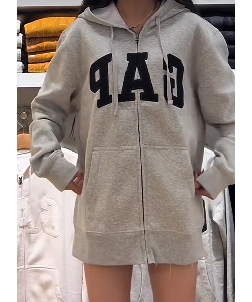 新品未使用 GAP ロゴ フルジップパーカー グレー M GAP（ギャップ）の「GAPロゴフルジップ パーカー (ユニセックス