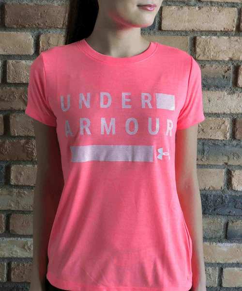 UNDER ARMOUR(アンダーアーマー)の「レディース トレーニング半袖Tシャツ / スレッドボーントレイングラフィックツイストクルー(Tシャツ/カットソー・レディース・グレイッシュブルー/ブラック/ピンク/グレー/レッド・L/M/XL/S/SM/LG/MD)」の10枚目の写真