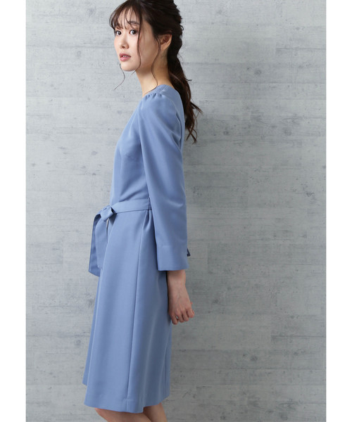 NATURAL BEAUTY BASIC(ナチュラルビューティーベーシック)の「〈WEB限定〉ベルテッドサックワンピース(ワンピース・レディース・チャコールグレー/ネイビー/ブルー・SMALL/MEDIUM/LARGE)」の7枚目の写真