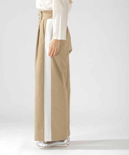 BAYFLOW（ベイフロー）の「サイドラインワイドパンツ（その他パンツ・レディース・ベージュ/ネイビー・SMALL/MEDIUM）」の12枚目の写真