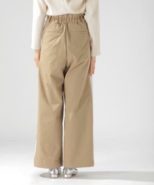 BAYFLOW（ベイフロー）の「サイドラインワイドパンツ（その他パンツ・レディース・ベージュ/ネイビー・SMALL/MEDIUM）」の13枚目の写真