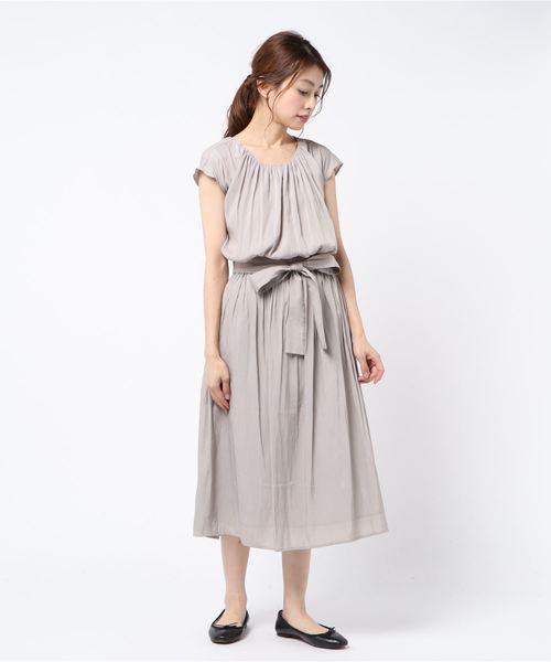 12Twelve Agenda(トゥエルブ アジェンダ)の「ドレープデシンギャザーワンピース(ワンピース・レディース・ネイビー/キャメル/グレイッシュベージュ・M)」の3枚目の写真