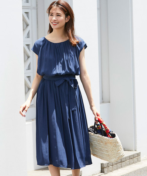 12Twelve Agenda(トゥエルブ アジェンダ)の「ドレープデシンギャザーワンピース(ワンピース・レディース・ネイビー/キャメル/グレイッシュベージュ・M)」の11枚目の写真