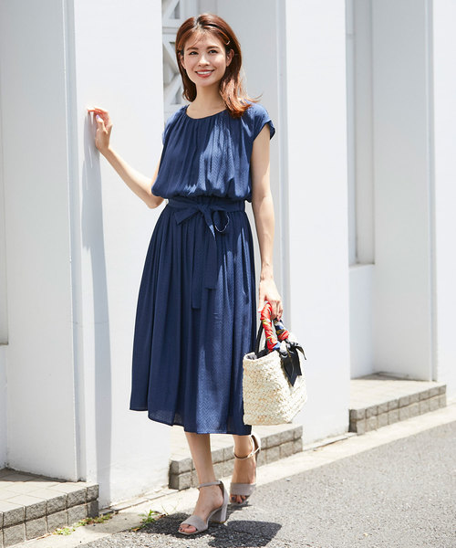 12Twelve Agenda(トゥエルブ アジェンダ)の「ドレープデシンギャザーワンピース(ワンピース・レディース・ネイビー/キャメル/グレイッシュベージュ・M)」の10枚目の写真