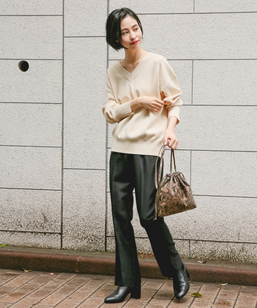 LOWRYS FARM（ローリーズファーム）の「センタープレススリムスリットパンツ 853331（その他パンツ・レディース・ホワイト/ブラック/ブラウン系その他・MEDIUM/LARGE）」の7枚目の写真