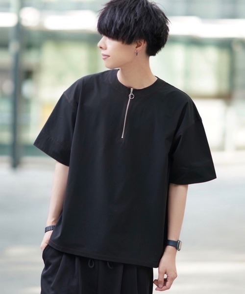 anown(アノン)の「配色ステッチハーフジップ 半袖Tシャツ【ファッションインフルエンサー とっしー×anown 限定コラボ】(Tシャツ/カットソー・メンズ・ブラック/レッド系その他・M/L)」の1枚目の写真