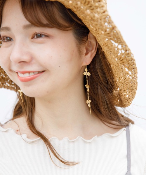 flower(フラワー)の「リトルフラワーズピアス(ピアス(片耳用)・レディース・ゴールド・FREE)」の8枚目の写真