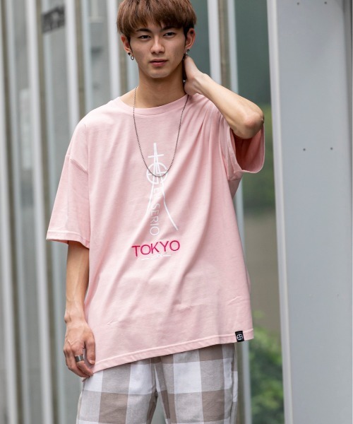 En serio TOKYO（エンソリオトーキョー）の「タワーロゴ ビッグシルエット Tシャツ【TOKYO20XX】（Tシャツ/カットソー・メンズ・ブラック/サンドベージュ/オフホワイト/スモークピンク・L/LL/S/M）」の5枚目の写真