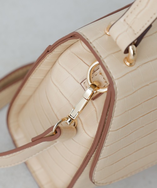 Chico（チコ）の「クロコハンドバッグ(ショルダー付き）（ハンドバッグ・レディース・ブラック/ベージュ/ブラウン・FREE）」の8枚目の写真