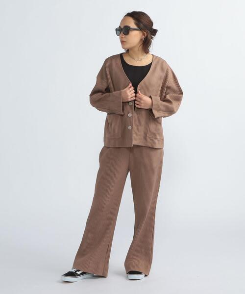 FEELING MADE（フィーリングメイド）の「FEELING MADE ストレッチリブ フレアパンツ（その他パンツ・レディース・ブラック/ケリー/ベージュ・LARGE/SMALL/MEDIUM）」の6枚目の写真