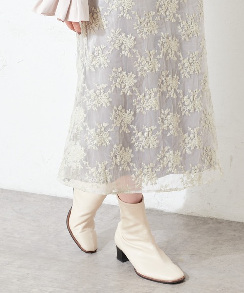 natural couture(ナチュラルクチュール)の「スクエアトゥステッチブーツ(ブーツ・レディース・アイボリー/ベージュ・MEDIUM/LARGE/SMALL)」の6枚目の写真