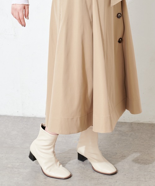 natural couture(ナチュラルクチュール)の「スクエアトゥステッチブーツ(ブーツ・レディース・アイボリー/ベージュ・MEDIUM/LARGE/SMALL)」の8枚目の写真