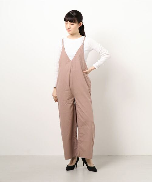 STYLEBLOCK(スタイルブロック)の「コットンリネンVネックオールインワン(サロペット/オーバーオール・レディース・ブラック/ベージュ/サンドベージュ/ナチュラル・FREE)」の5枚目の写真