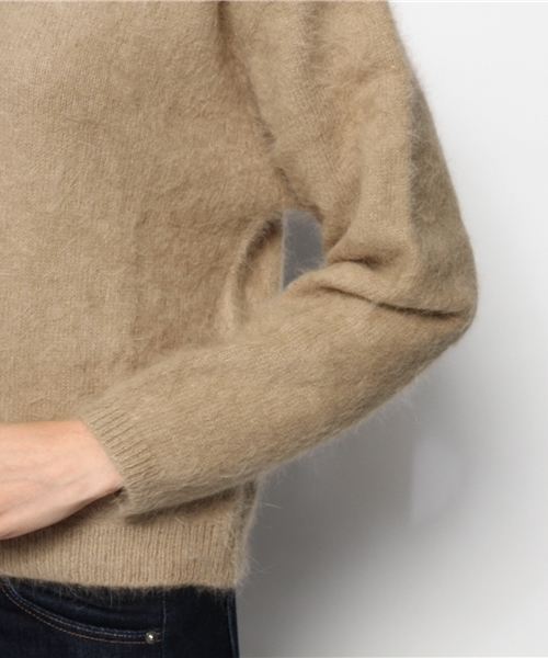 Whim Gazette（ウィムガゼット）の「アンゴラ クルーネックプル