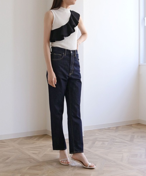 cheriella(シェリエラ)の「【cheriella】イージーケアCOOLタッチプチハイネックラッフルフリルノースリーブリブニット(ニット/セーター・レディース・ブラック/カーキ/ブルー/アイボリー/ホワイト×ブラック/バーガンディー・M)」の19枚目の写真