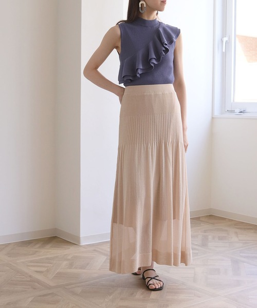 cheriella(シェリエラ)の「【cheriella】イージーケアCOOLタッチプチハイネックラッフルフリルノースリーブリブニット(ニット/セーター・レディース・ブラック/カーキ/ブルー/アイボリー/ホワイト×ブラック/バーガンディー・M)」の21枚目の写真