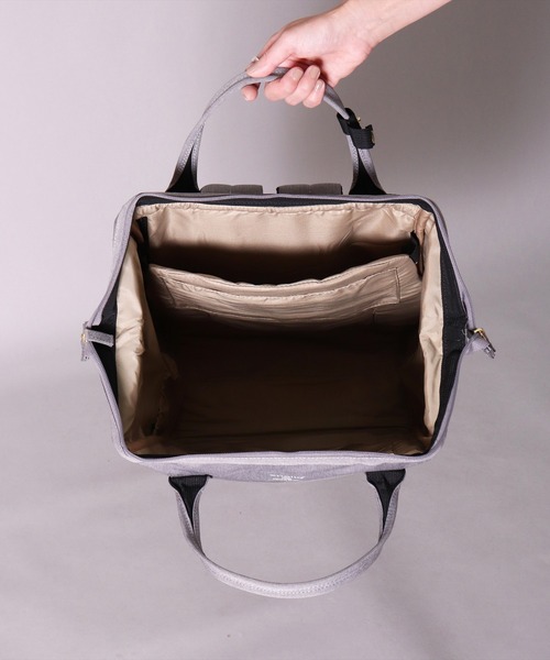 anello（アネロ）の「(LF)【anello】がばっと開く 口金 バックパック(ラージサイズ)（バックパック/リュック・レディース・ライトグレー/ブラック/ネイビー/グレー/マスタード/トリコロール/ベージュ・ONE SIZE）」の16枚目の写真