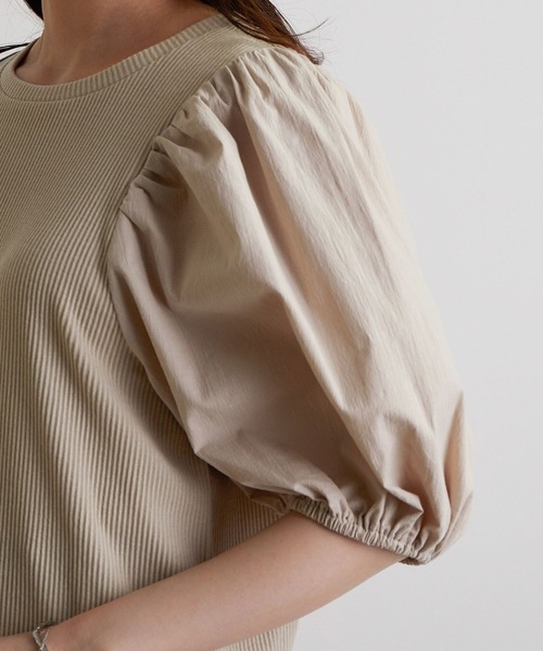 vis-`a-vis（ビサビ）の「【WEB限定】異素材コンビボリューム袖プルオーバー（Tシャツ/カットソー・レディース・ブラック/ホワイト系その他/ベージュ/サックスブルー・FREE）」の6枚目の写真