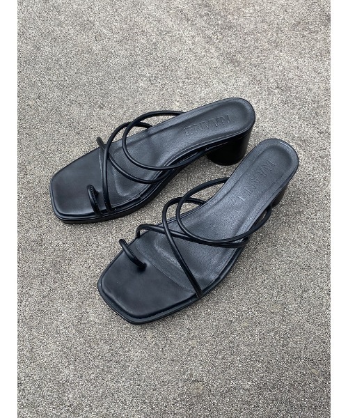 ENVYM（アンビー）の「２Ｗａｙナローサンダル（サンダル・レディース・その他/ブラック・22.5cm/24.5cm/23.5cm）」の2枚目の写真