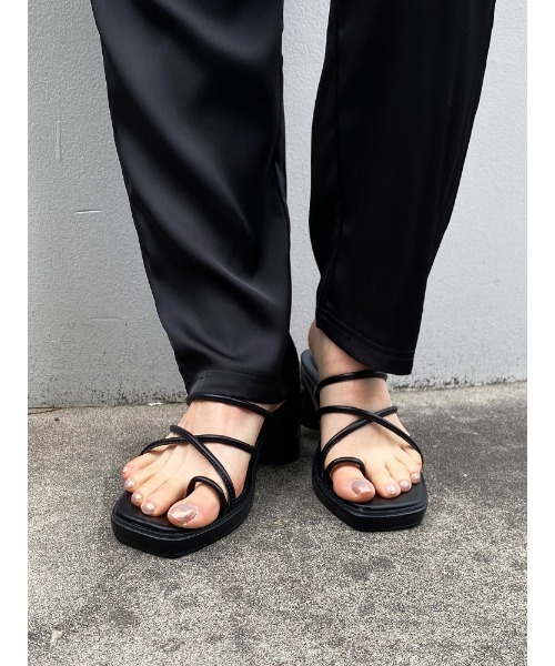 ENVYM（アンビー）の「２Ｗａｙナローサンダル（サンダル・レディース・その他/ブラック・22.5cm/24.5cm/23.5cm）」の7枚目の写真