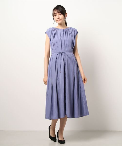 Te chichi TERRASSE（テチチテラス）の「サテンギャザー前開きロングワンピース（ワンピース・レディース・モカ/ブラック/パープル・ﾌﾘ-）」の3枚目の写真