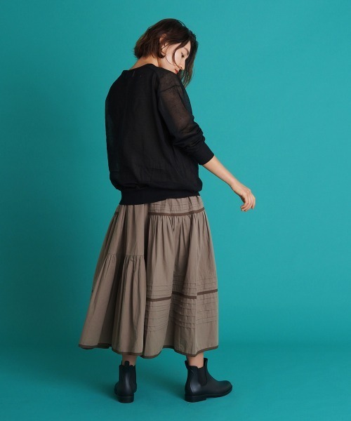 LUPILIEN(ルピリアン)の「パイピングピンタックティアードワンピース(ワンピース・レディース・チャコールグレー/モカ・FREE)」の6枚目の写真