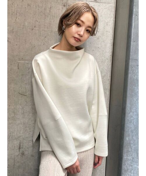 EMODA（エモダ）の「ボンディングボトルプルオーバー（Tシャツ/カットソー・レディース・ブラック/ブラウン/アイボリー・FREE）」の6枚目の写真