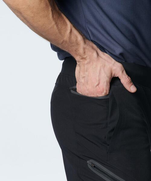 UNDER ARMOUR(アンダーアーマー)の「UAアンストッパブル カーゴパンツ(トレーニング/メンズ)(その他パンツ・メンズ・ブラック・L/S/XL/M/XXL)」の8枚目の写真