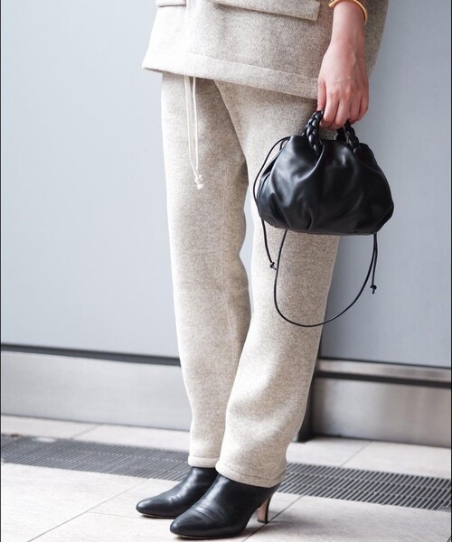 Aresense（アーセンス）の「BURLAP OUTFITTER × Aresense/バーラップアウトフィッター 別注ニットフリースパンツ（スウェットパンツ・レディース・ブラック/オフホワイト・SMALL/MEDIUM）」の2枚目の写真