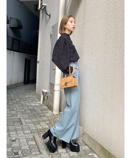 EMODA(エモダ)の「カルゼワイドパンツ(その他パンツ・レディース・ホワイト/ブラック/ブルー/ブラウン・SMALL/MEDIUM)」の11枚目の写真