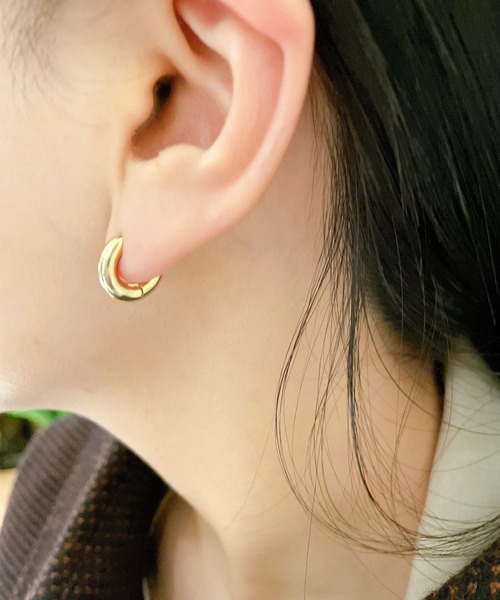 Me%（ミィパーセント）の「プックリフープワンタッチピアス（ピアス（両耳用）・レディース・グレー系その他/イエロー系その他・FREE）」の6枚目の写真