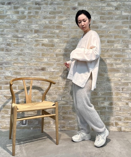 SALON adam et rope'(サロン アダム エ ロペ)の「【極上の肌ざわり】メキシカンパーカー -CreamyCotton /クリーミーコットン-(パーカー・レディース・パープル/グレー/イエロー・FREE)」の5枚目の写真