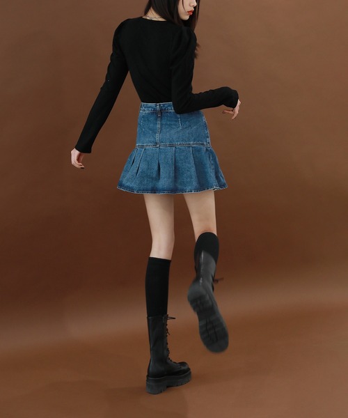 Bluemarine デニムプリーツスカート by muni:r（バイ ムニール）の「デニムプリーツスカートパンツ