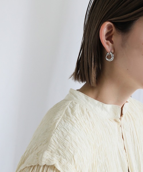 select MOCA（セレクトモカ）の「ツイストフープピアス（ピアス（両耳用）・レディース・シルバー/ゴールド・FREE）」の8枚目の写真