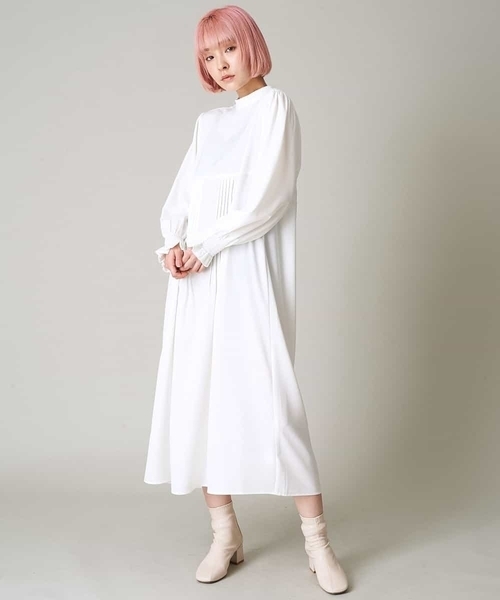 A de a.v.v(アードアー・ヴェ・ヴェ)の「ピンタックフレア―ワンピ―ス(ワンピース・レディース・ホワイト/ライトピンク・39)」の1枚目の写真