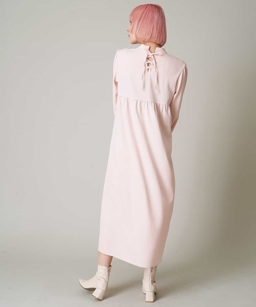 A de a.v.v(アードアー・ヴェ・ヴェ)の「ピンタックフレア―ワンピ―ス(ワンピース・レディース・ホワイト/ライトピンク・39)」の4枚目の写真