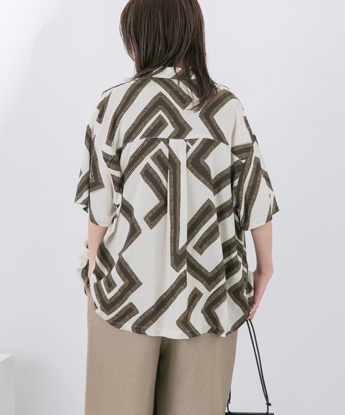 KBF（ケイビーエフ）の「メイズパターンオープンカラーシャツ（シャツ/ブラウス・レディース・ホワイト系その他/グリーン系その他・ONE）」の9枚目の写真