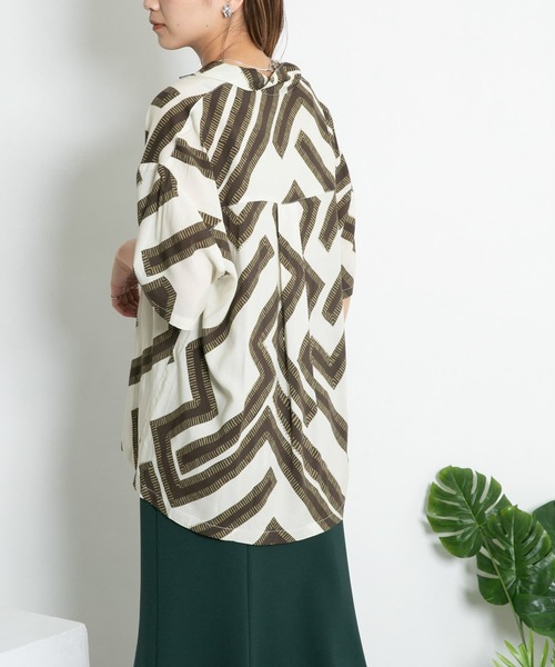 KBF（ケイビーエフ）の「メイズパターンオープンカラーシャツ（シャツ/ブラウス・レディース・ホワイト系その他/グリーン系その他・ONE）」の10枚目の写真