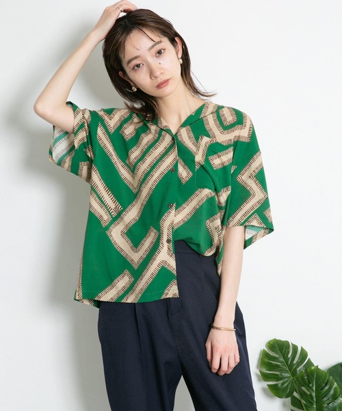 KBF（ケイビーエフ）の「メイズパターンオープンカラーシャツ（シャツ/ブラウス・レディース・ホワイト系その他/グリーン系その他・ONE）」の5枚目の写真