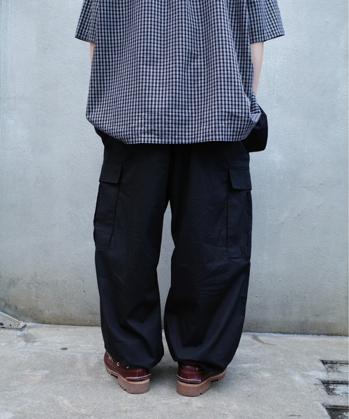 WHO'S WHO gallery(フーズフーギャラリー)の「COOPERパラシュートパンツ(カーゴパンツ・メンズ・ブラック/カーキ/サンドベージュ・FREE)」の6枚目の写真