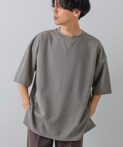 improves(インプローブス)の「カットジョーゼット オーバーサイズ ワイドモックネック Tシャツ セットアップ対応(Tシャツ/カットソー・メンズ・ブラック/ネイビー/グレー/ベージュ/サックスブルー/ライトグレー・LARGE/MEDIUM)」の4枚目の写真